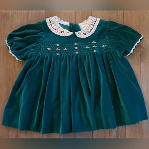 🩷~VINTAGE~ 6-9 Months Green Velvet Smocked Dress Lace Collar 100% Cotton
